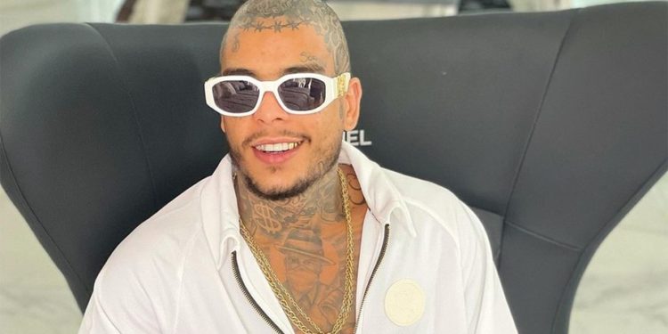 MC Kevin é indiciado pela polícia por injúria e incitação ao crime