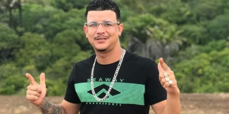 Saiba quem era o MC Pitbull da Firma, que teve o caixão desenterrado e incendiado