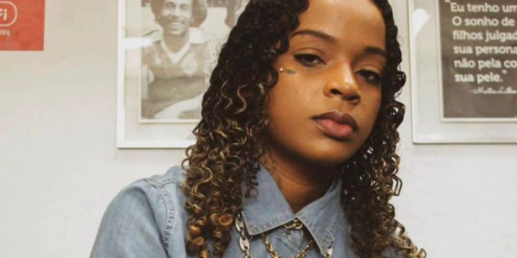 a Mc Dricka postou em seus stories do Instagram que irá se pronunciar a respeito do motivo de não estar sem lançar hits. Ademais, em um dos trechos postados pela funkeira, ela diz que "as pessoas" que estão com ela só colocam pra baixo, além das "panelinhas" que rolam no mundo funk