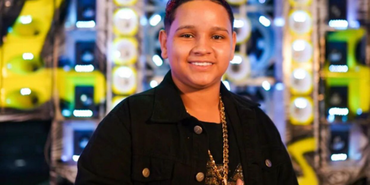 ASTRO MIRIM! Nessa semana, Kotim, cantor, produtor e compositor, alcançou pela primeira vez o seu top 3 no Spotify com a música “Casei com a Putaria” em parceria com o MC Ryan SP e MC Paiva.
