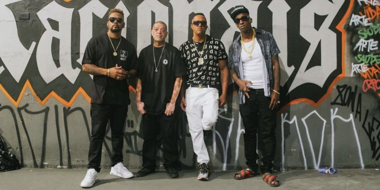 Racionais MCs fazem show histórico no Palco Sunset; veja