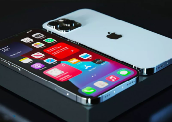 Apple é multada em R$12 milhões por venda de iPhones sem carregador