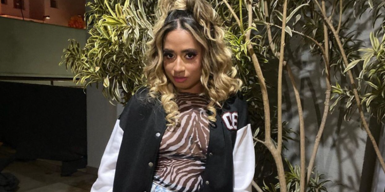 POLÊMICA! MC Loma, de 20 anos, surpreendeu os fãs na última segunda-feira (28) ao mostrar sua reação após o Brasil marcar um gol durante o segundo jogo na Copa do Mundo. No vídeo, a funkeira apareceu comemorando muito e até chegou a tirar a calça de tanta felicidade. Vem com a Sobre Funk para saber mais. 