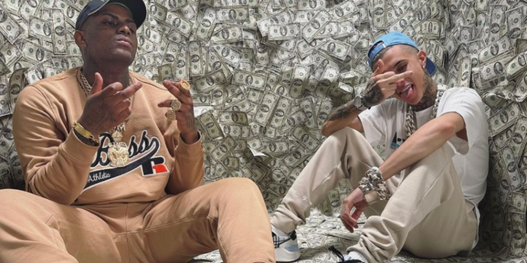 HIT DE SUCESSO! Os ‘Reis da Revoada’ resolveram se juntar para lançar um hit juntos. Na última quinta-feira (5), saiu o videoclipe da música “Modo Cafajeste”, de MC Paiva e MC IG. O hit que já acumula milhares de streams nas plataformas, ganha até clipe que promete alavancar ainda mais o sucesso da canção. Vem com a Sobre Funk para saber mais.