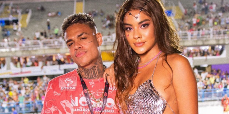 BEBÊ VINDO AÍ? Que o casal MC Cabelinho e Bella Campos são muito fofos juntos e recebem diversos shipps desde que começou a sair o burburinho que estavam se envolvendo, isso não é novidade pra ninguém. Há alguns meses atrás, o funkeiro e a atriz se apaixonaram nos bastidores da novela "Vai na fé". Desde então, os pombinhos ganharam uma legião de fãs, que torcem pela relacionamento deles. 